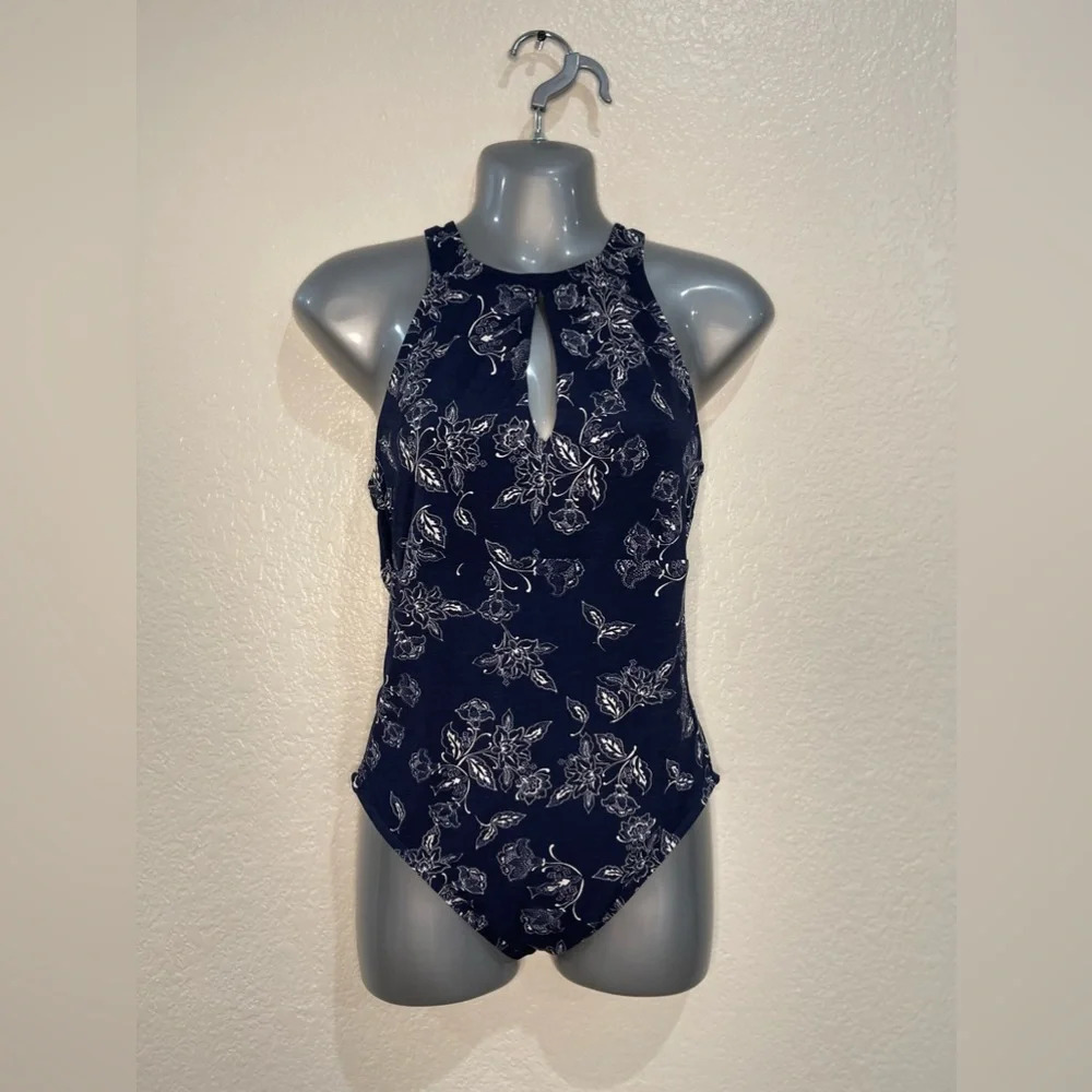 NWOT ROBIN PICCONE  Beautiful one piece swim